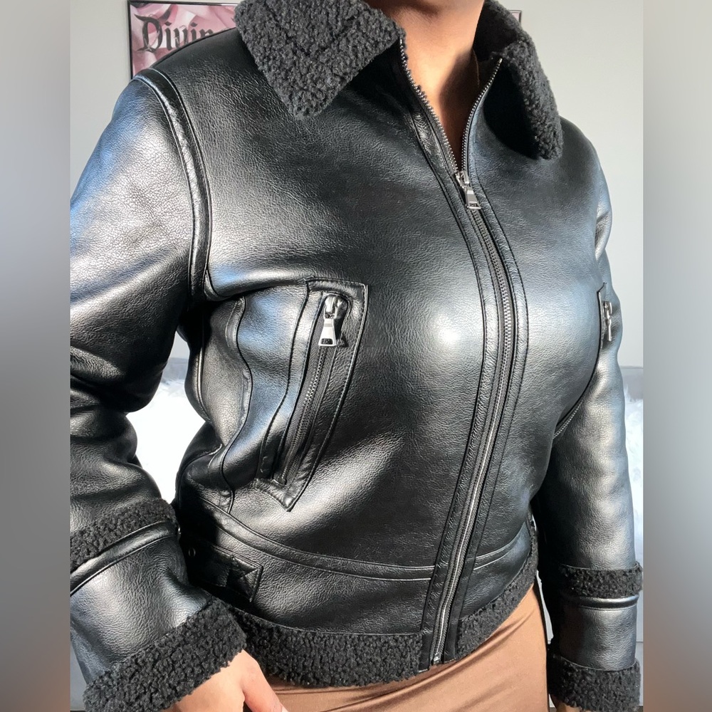 GUESS BLACK LEATHER JACKET